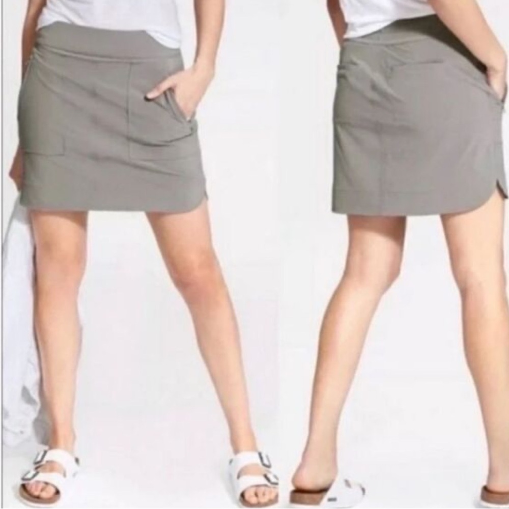 Athleta Chelsea Cargo Skort Mesh Inner Shorts Skirt Gray Taupe W1651 Sz 4